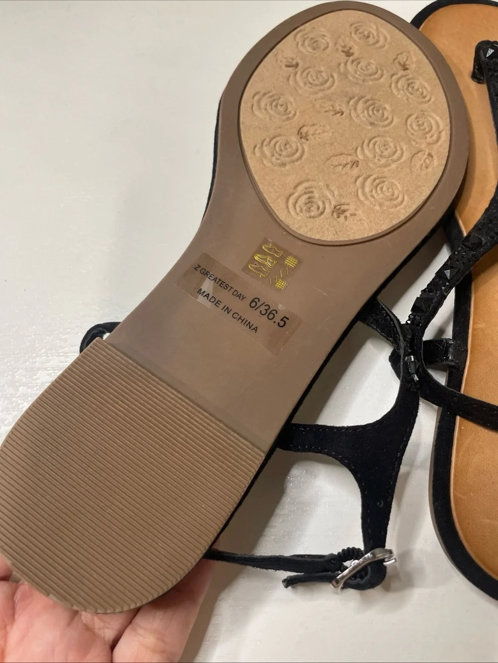 NWOT Chinese Laundry Black Bejeweled T-Strap Flat Sandals Size 6